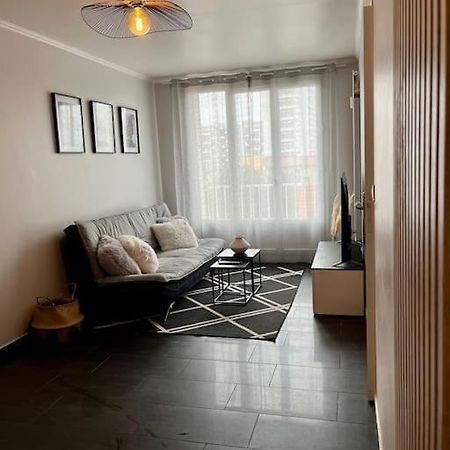 Appartement Situe Au Centre Ville D'Alfortville Exterior photo